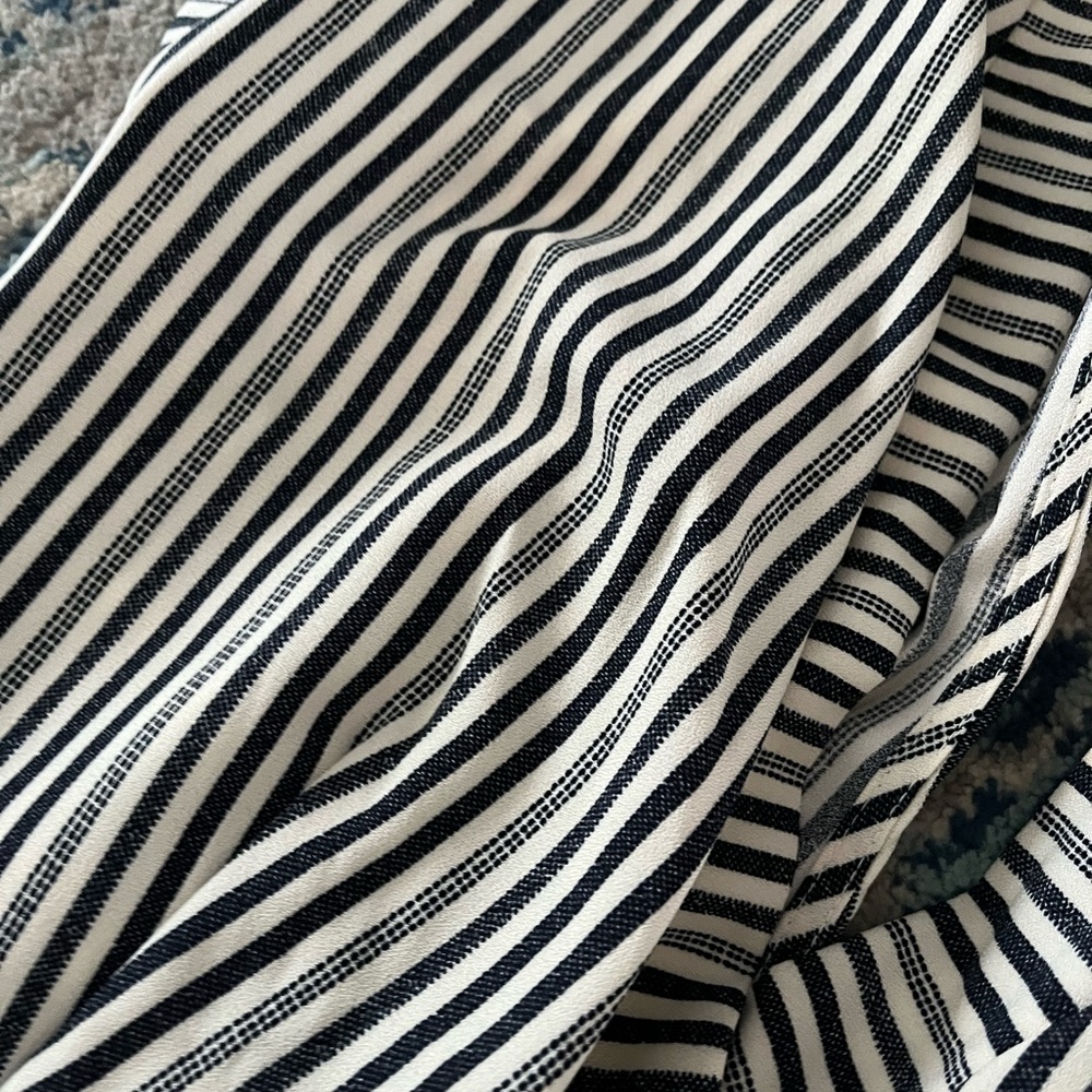 Nwt size medium blue and white striped jumpsuit with belt - Picture 3 of 6